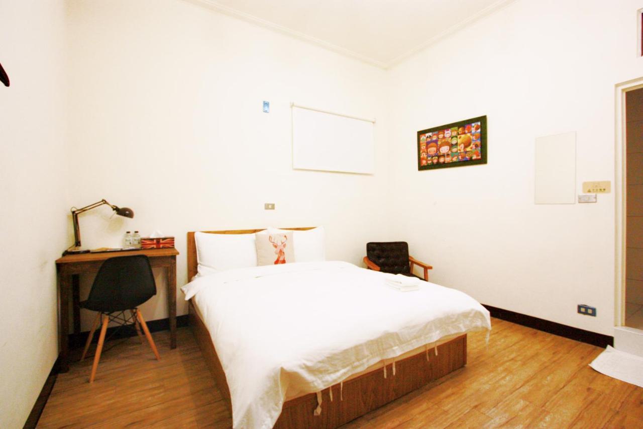 Oc Hostel Tainan Exteriör bild