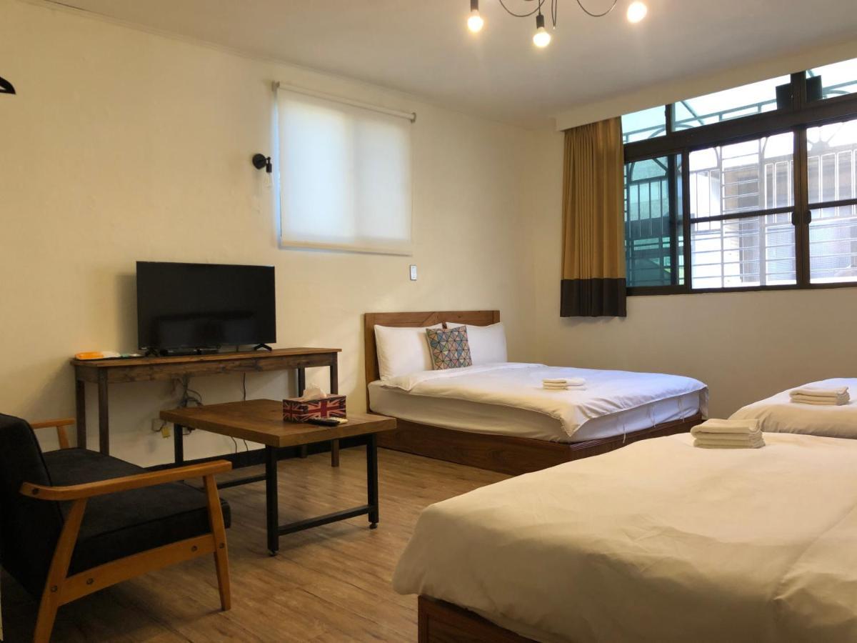 Oc Hostel Tainan Exteriör bild