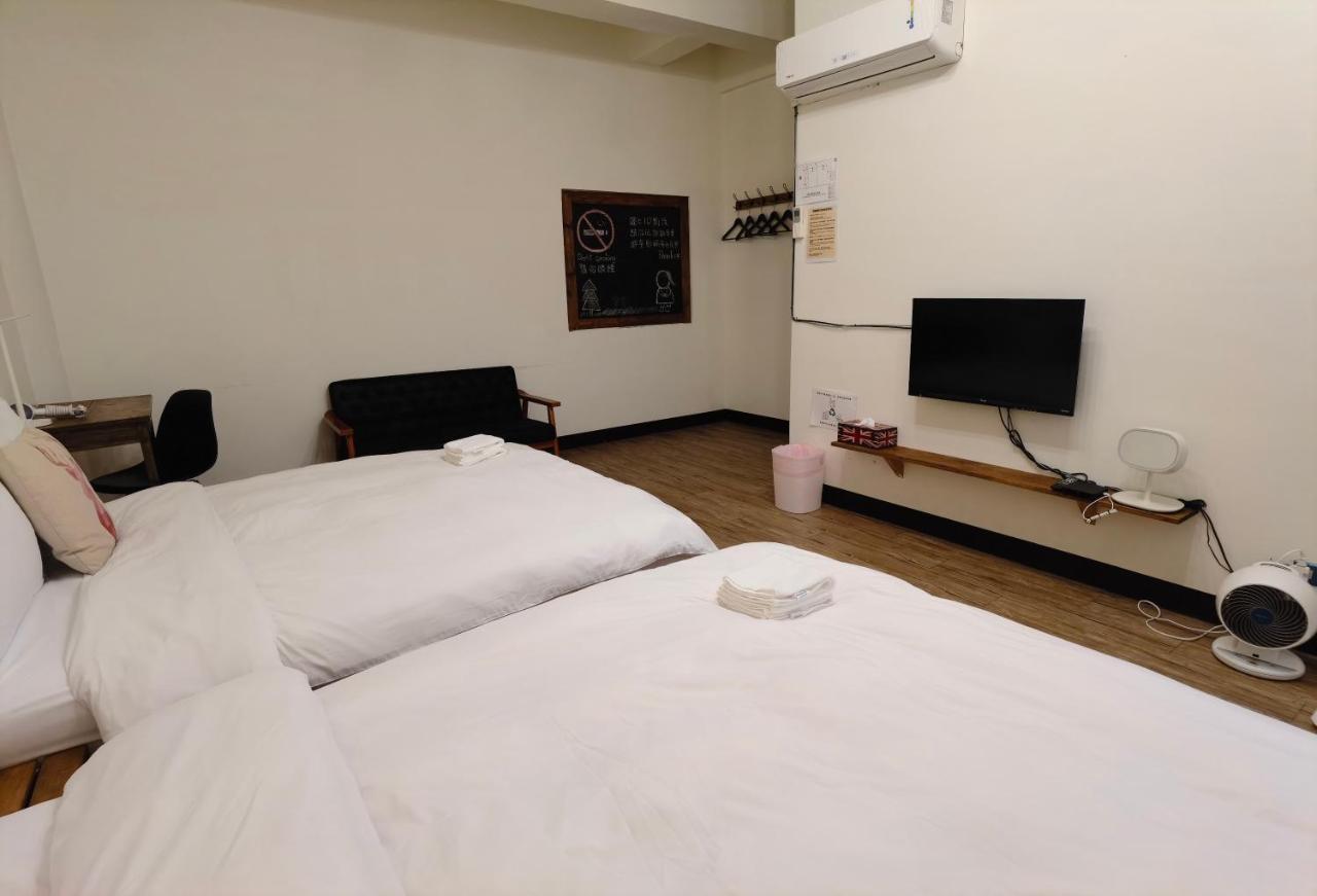 Oc Hostel Tainan Exteriör bild